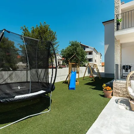 Luxury Magale With Large Pool *