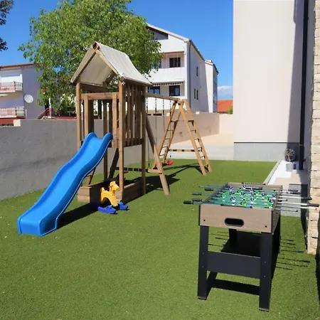 Luxury Magale With Large Pool וילה ביוגראד נה מורו
