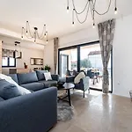 Luxury Magale With Large Pool Villa Biograd Na Moru