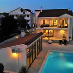 Luxury Magale With Large Pool