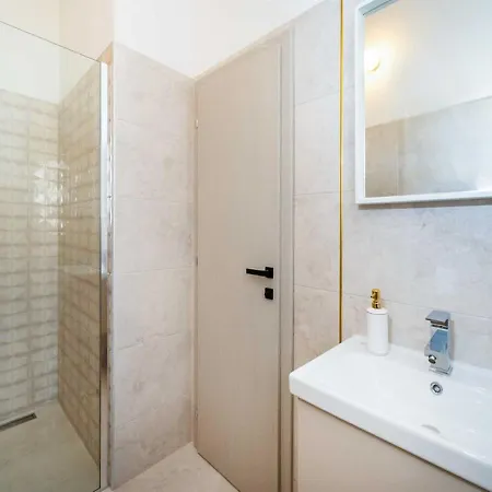 Luxury Magale With Large Pool *