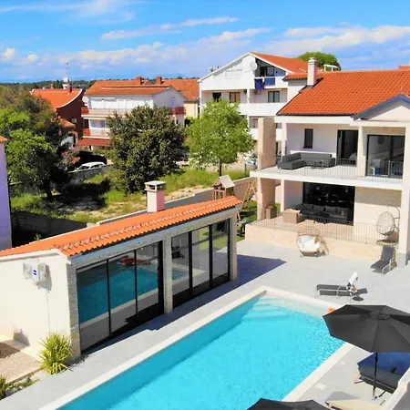 Luxury Magale With Large Pool Biograd Na Moru