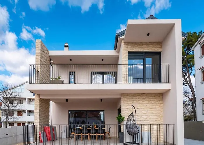 Vila Luxury Magale With Large Pool