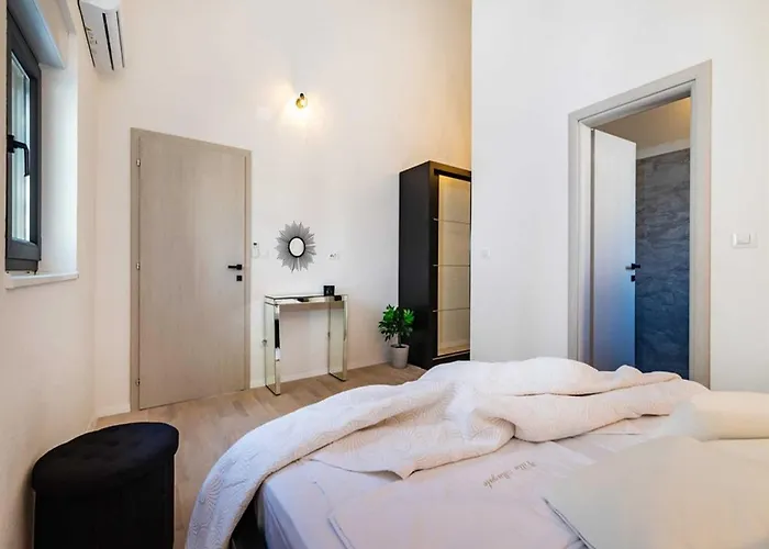 Luxury Magale With Large Pool Vila Biograd Na Moru