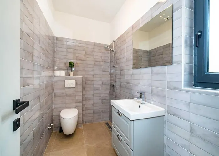 Vila Luxury Magale With Large Pool