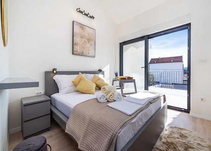 Vila Luxury Magale With Large Pool *