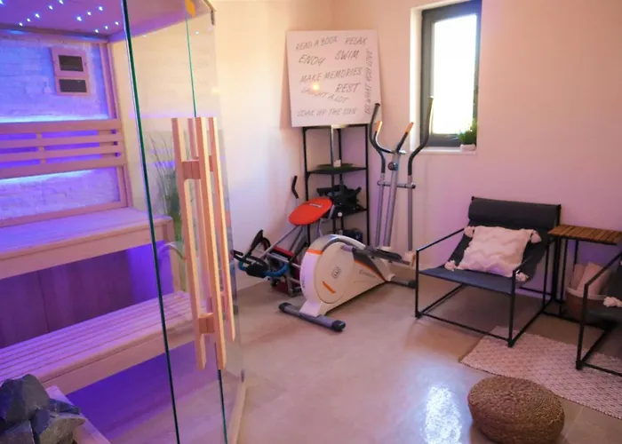 Vila Luxury Magale With Large Pool *