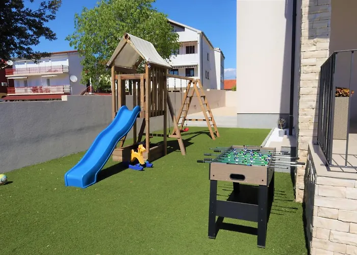 Luxury Magale With Large Pool וילה ביוגראד נה מורו